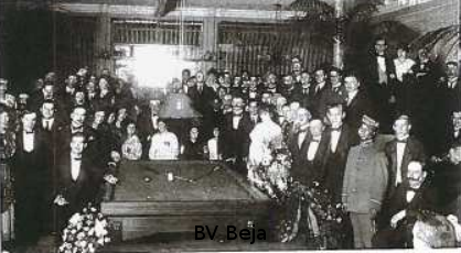 jubileum-foto van de 's-Gravere haagsche Biljartclub, die op dat moment het 20-jarig jubileum vierde. De Hagenaars waren eveneens betrokken bij de oprichting van NBB.