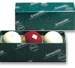 Aramith Premier: 1 rode bal met 2 witte ballen, waarvan 1 voorzien van kleine merkstip.